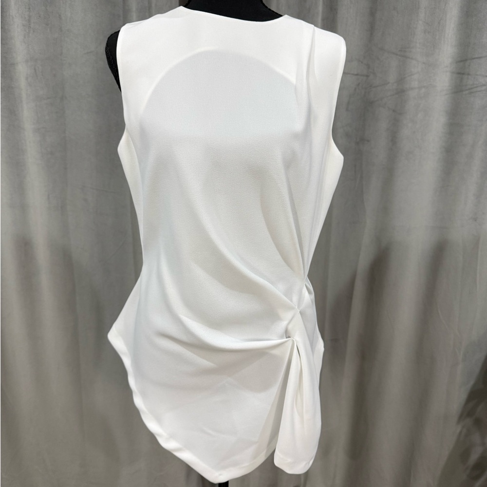 Elegant White Sleeveless Blouse